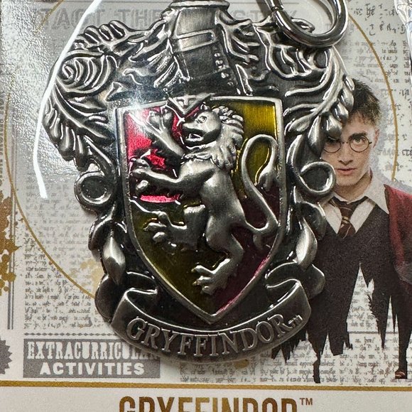 Harry Potter Gryffindor Crest Pewter Key Chain Officially Licensed Hogwarts - Picture 2 of 4